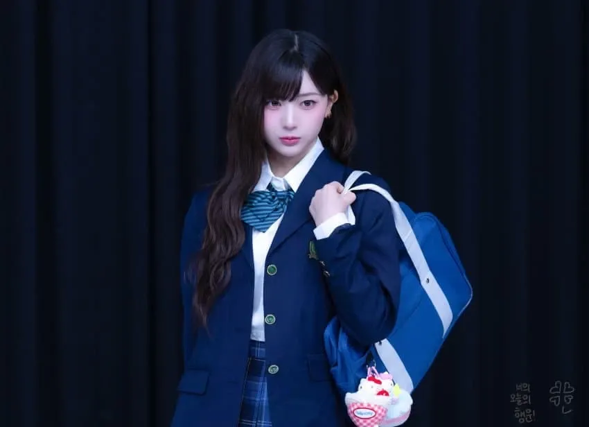 Recent activity shot of tripleS