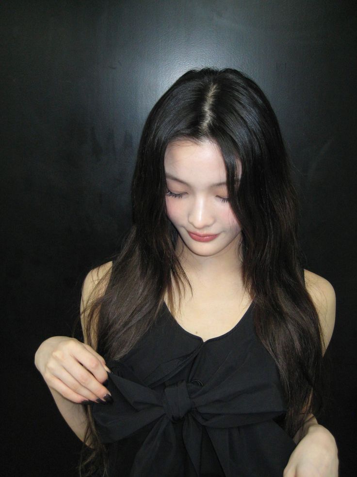 Recent activity shot of Iroha (ILLIT)