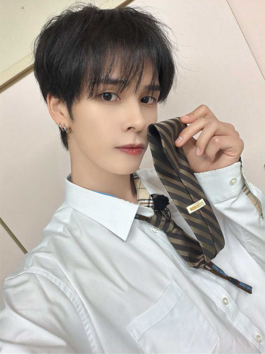 A moment captured by CRAVITY's fan