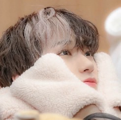 Today’s hot picks from the 산 (에이티즈) community