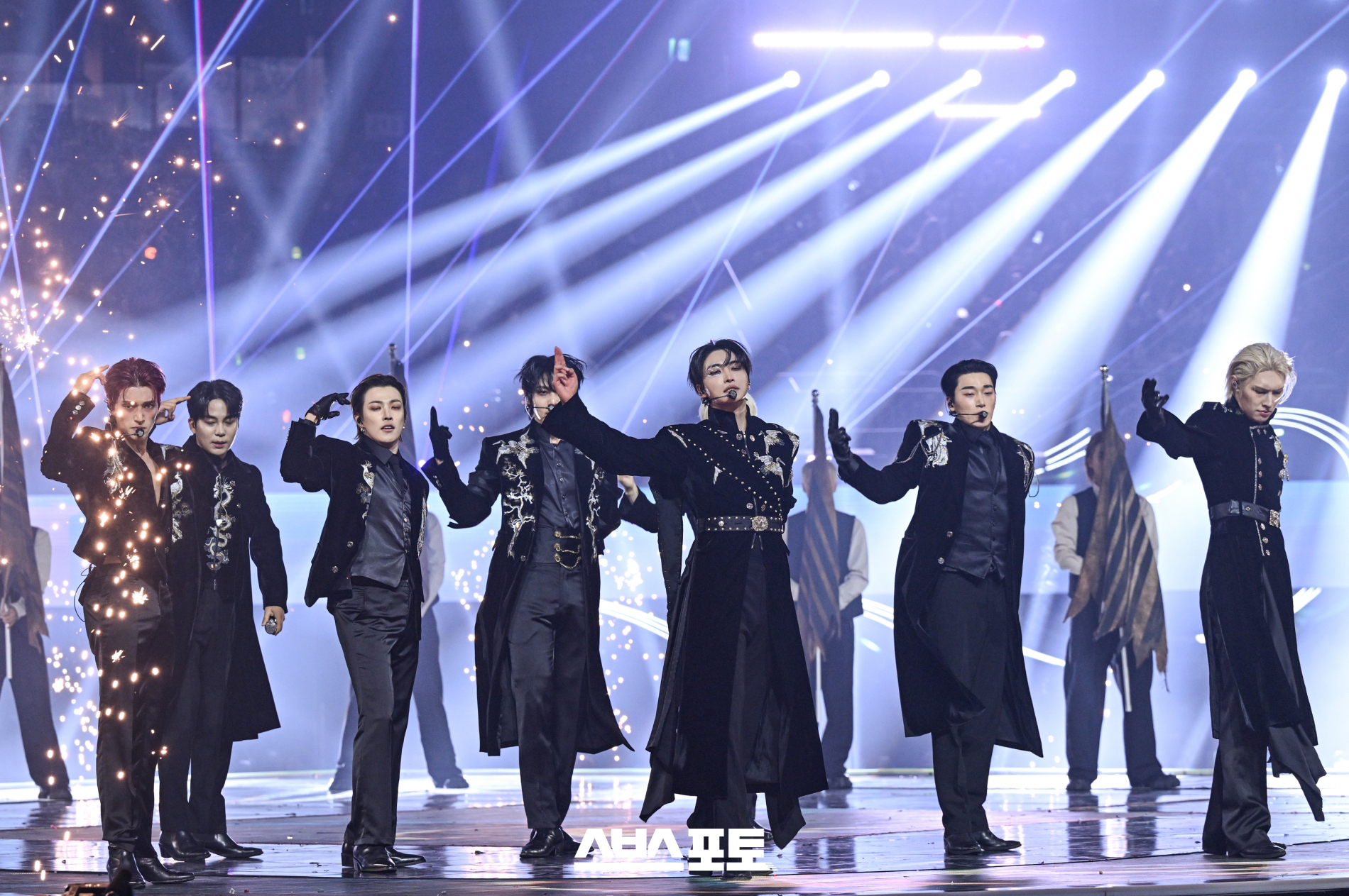 에이티즈의 비하인드 컷