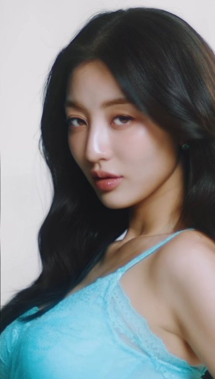 Recent activity shot of Jihyo (TWICE)