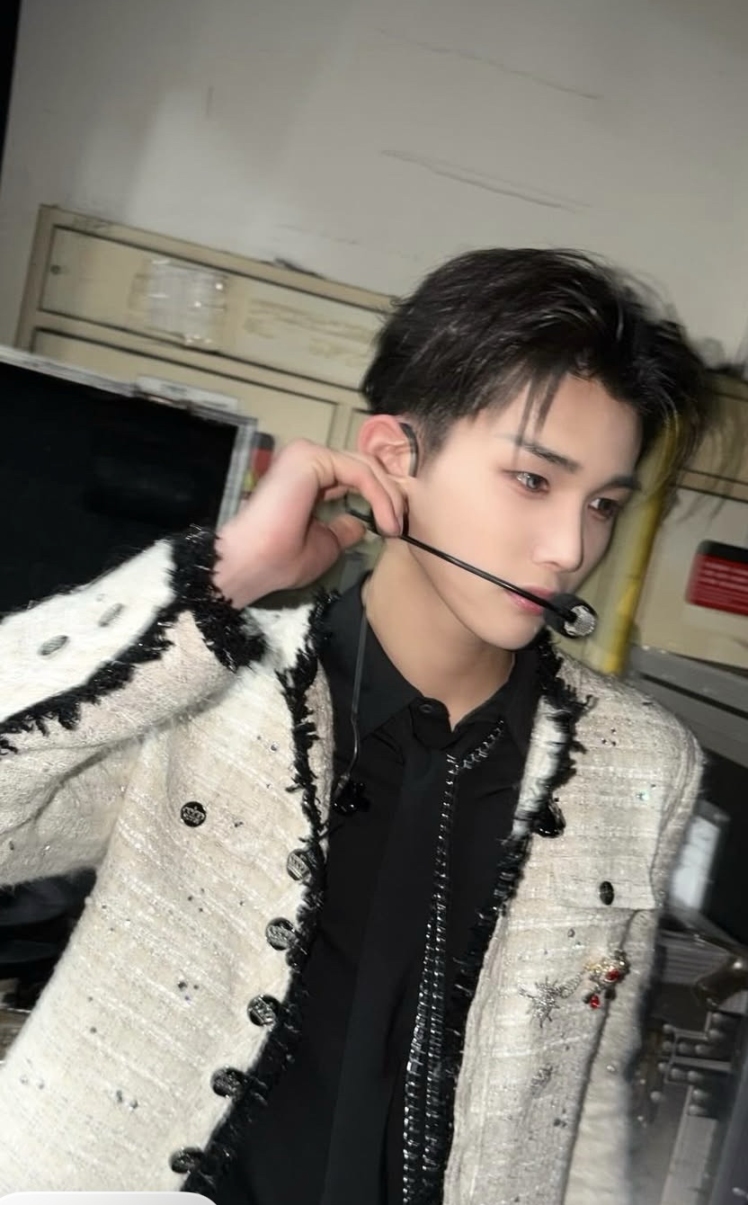 Behind-the-scenes cut of Jo (&TEAM)