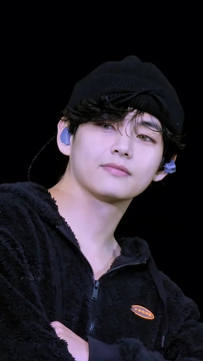 Fandom-recommended wallpaper image of V (BTS)