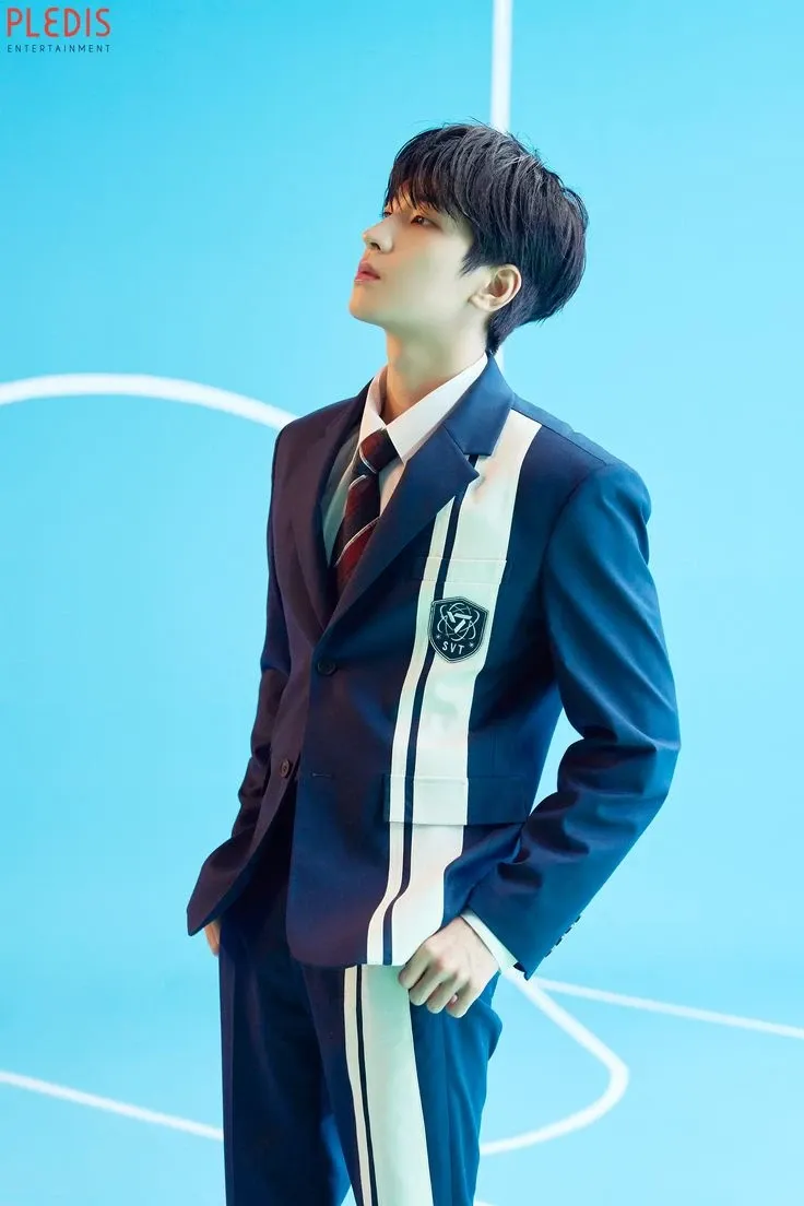 圓佑 (SEVENTEEN)的最新活動照片