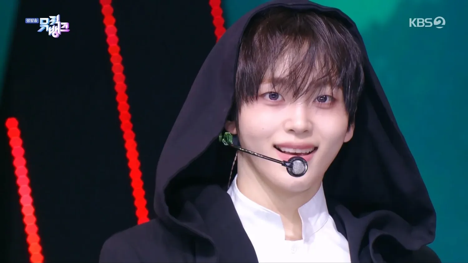 Behind-the-scenes cut of Hyeongjun (CRAVITY)