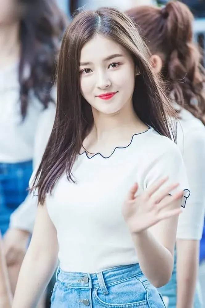 ナンシー (MOMOLAND)の最新写真