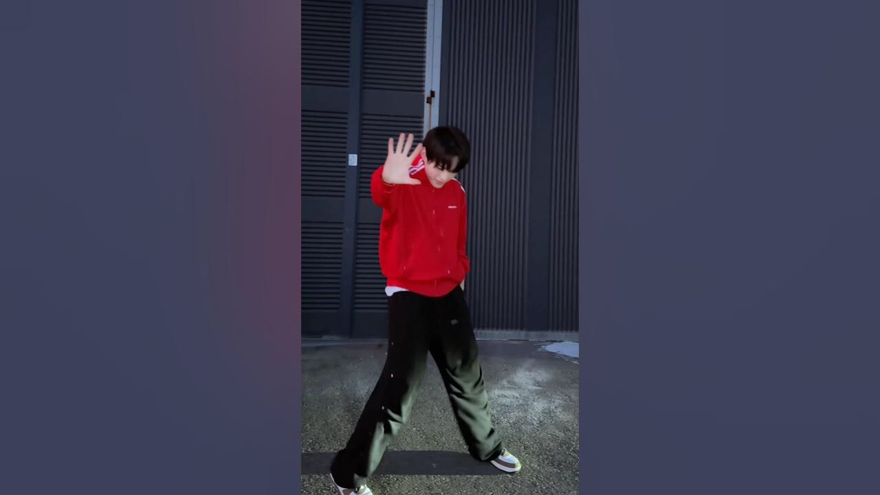 成韩彬 (ZEROBASEONE)的最新活动照片