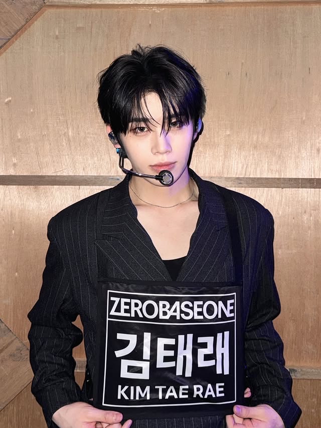 A moment captured by Kim Taerae (ZEROBASEONE)'s fan