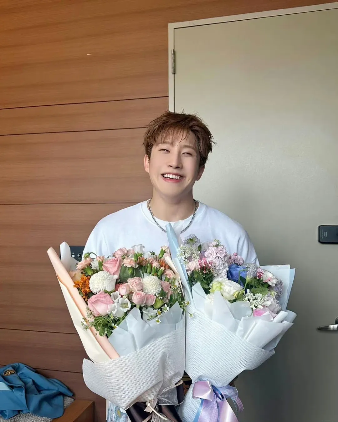 Behind-the-scenes cut of Jinjin (ASTRO)