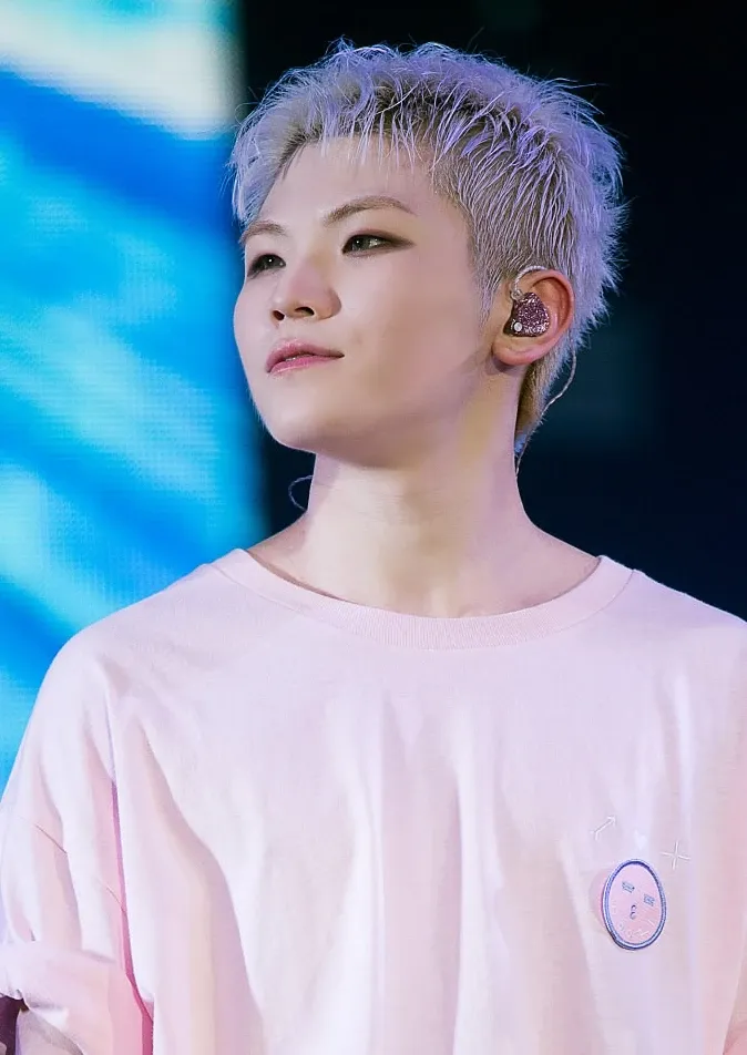 Behind-the-scenes cut of Woozi (SEVENTEEN)
