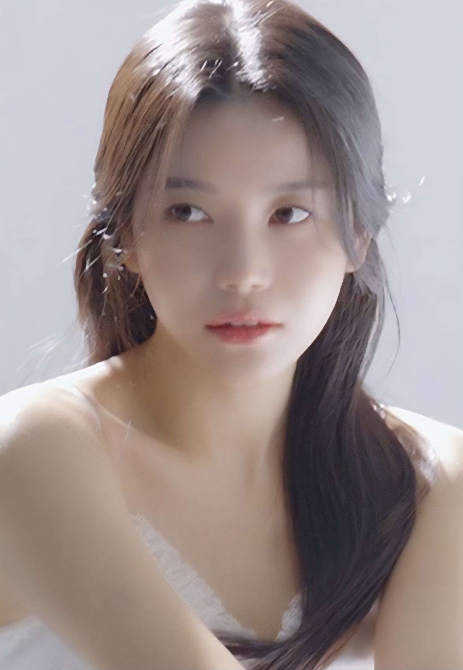 Recent activity shot of Solar (MAMAMOO)