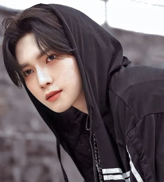 Recent activity shot of Yeosang (ATEEZ)
