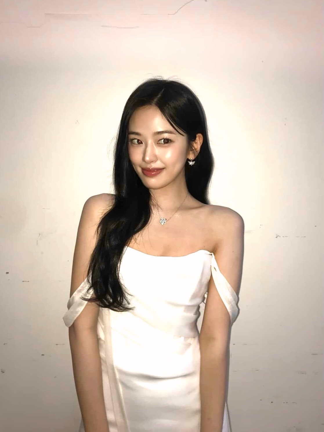 안유진 (IVE)의 비하인드 컷