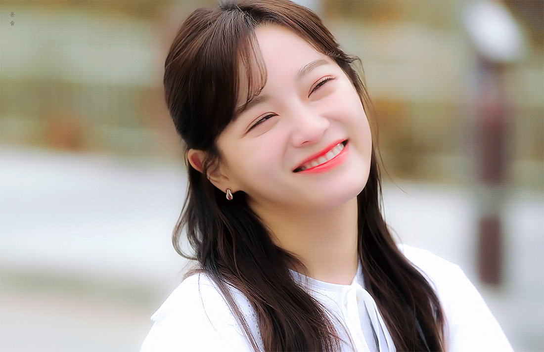 Latest photo of Sejeong (I.O.I)