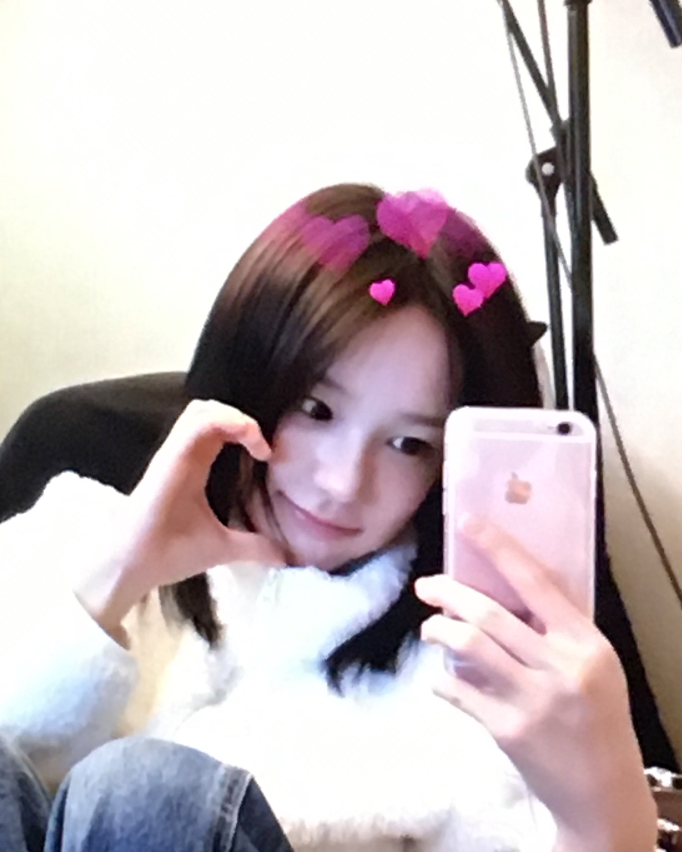 Behind-the-scenes cut of Ryu Sarang (izna)