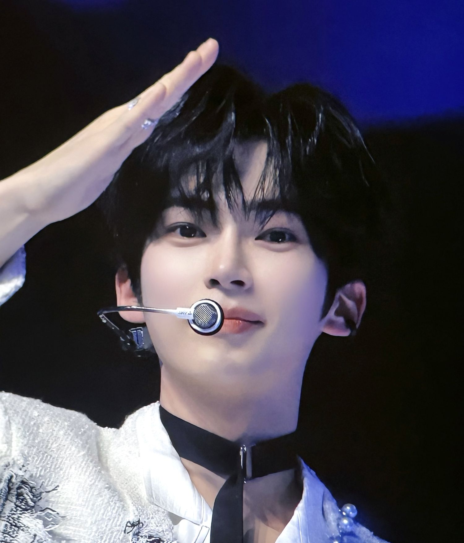 Recent activity shot of Sung Hanbin (ZEROBASEONE)