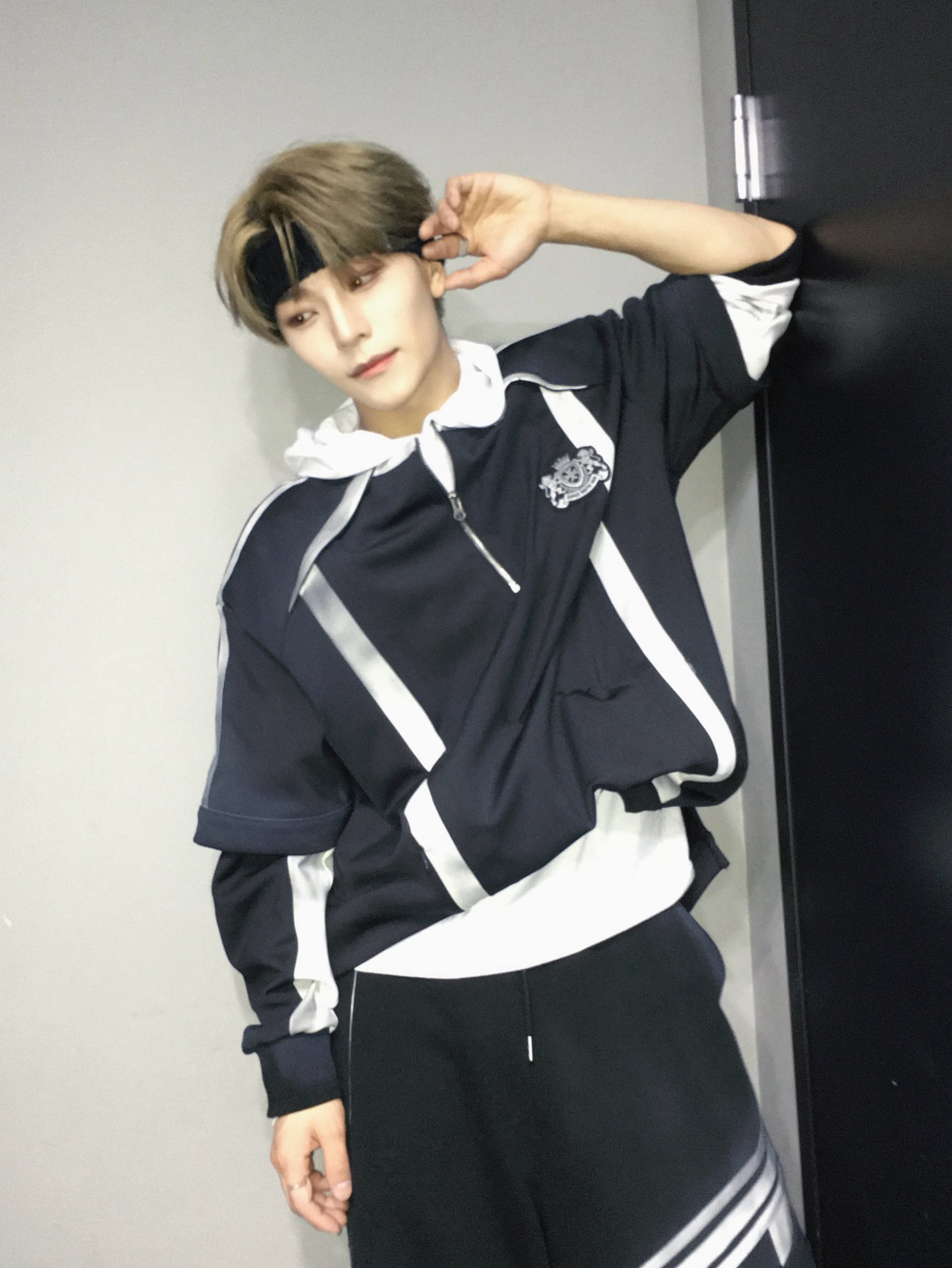 Behind-the-scenes cut of He Xinlong (ALPHA DRIVE ONE)