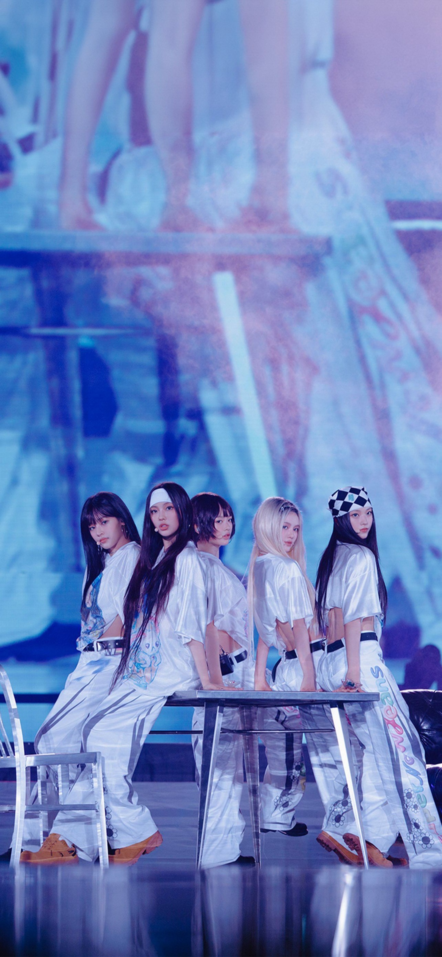 Fandom-recommended wallpaper image of NewJeans