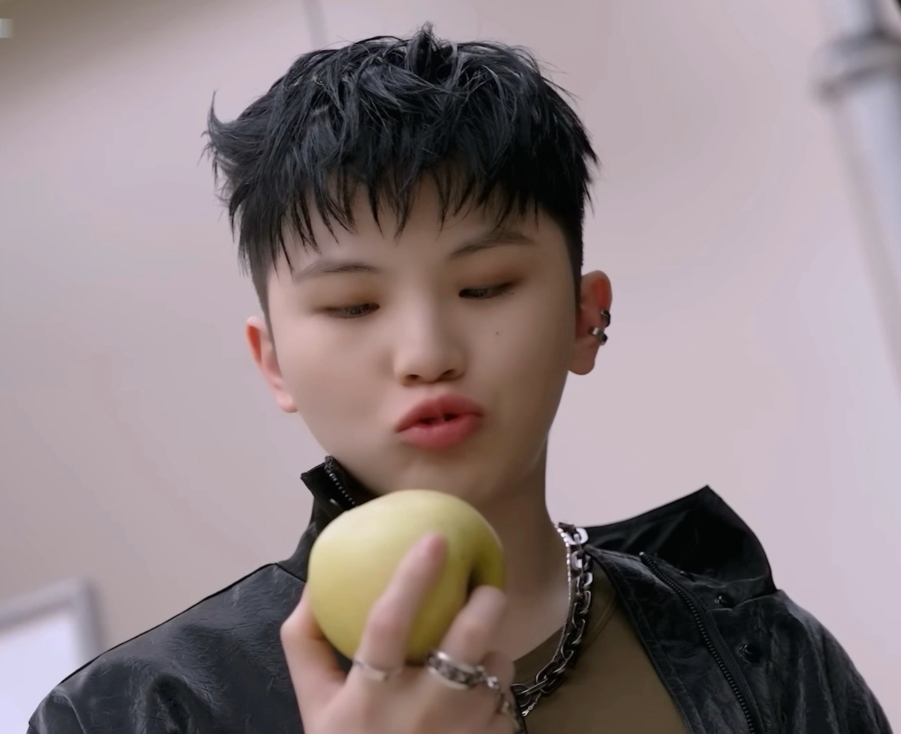 Behind-the-scenes cut of Woozi (SEVENTEEN)