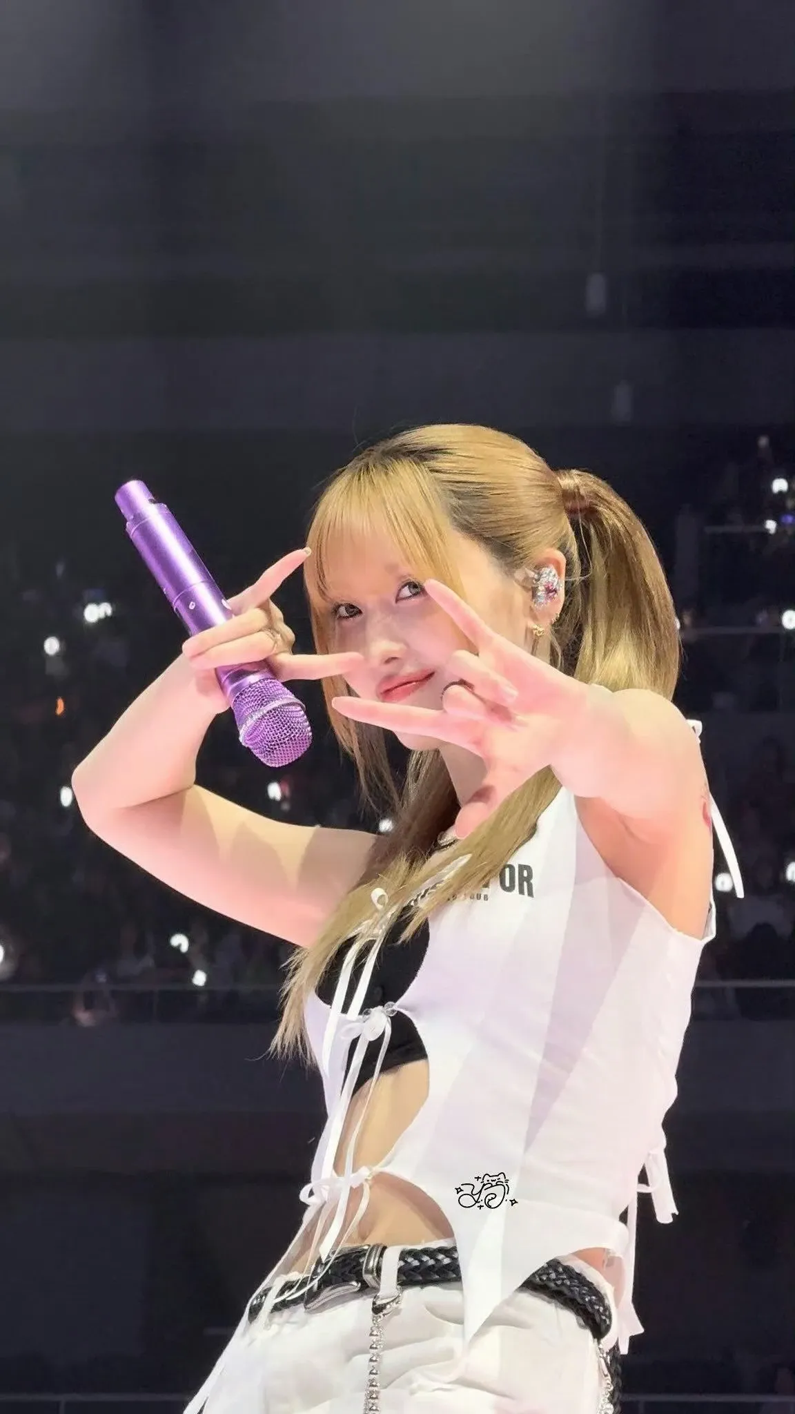 Fandom-recommended wallpaper image of Momo (TWICE)