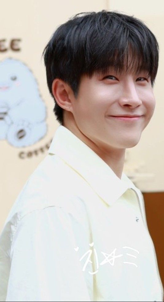 A moment captured by Jinjin (ASTRO)'s fan