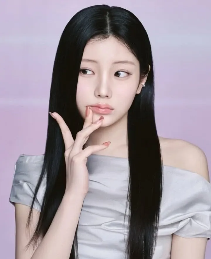 Latest photo of Wonhee (ILLIT)