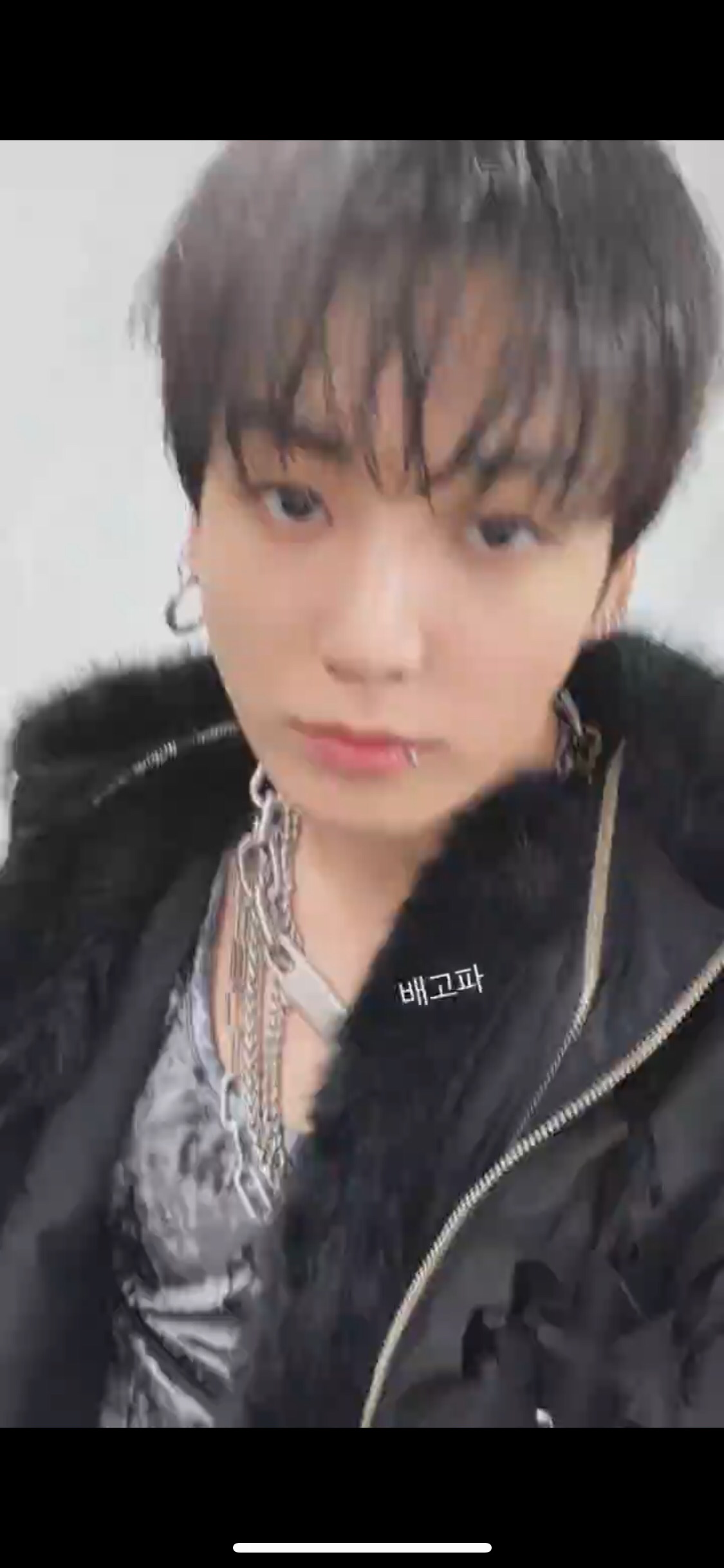 Foto aktivitas terbaru Jungkook (BTS)