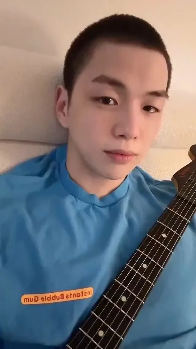 A heartfelt wallpaper shared by Kang Daniel's fans