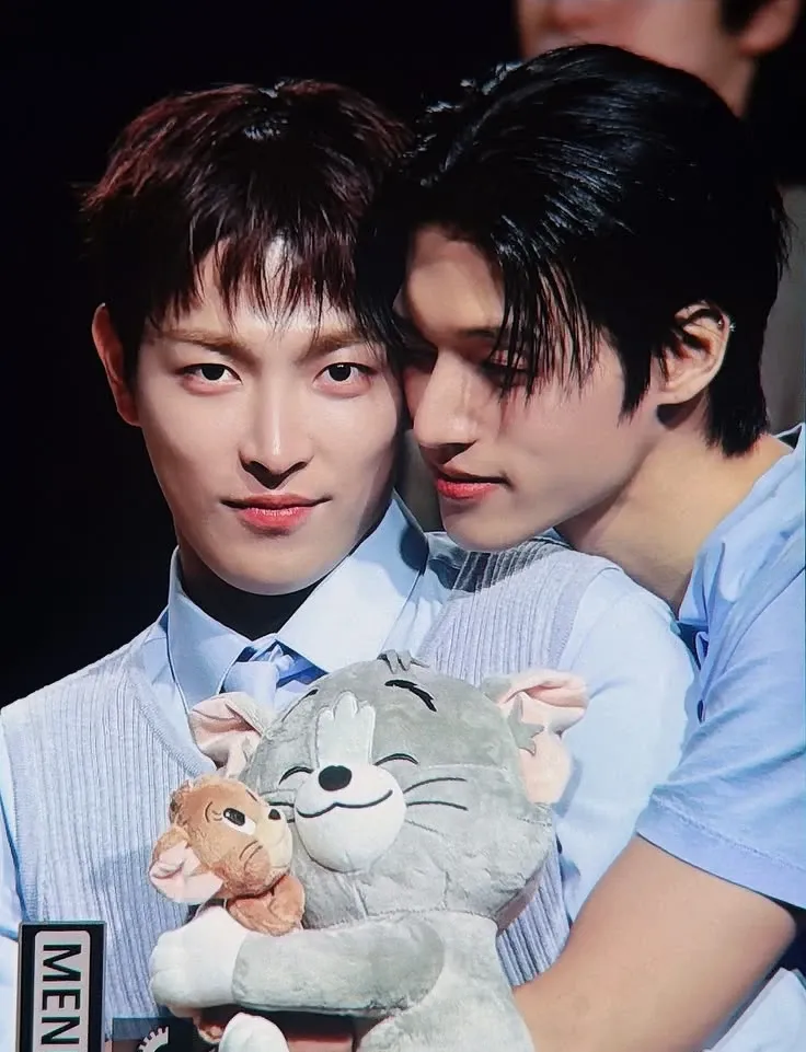 ATEEZの舞台裏ショット