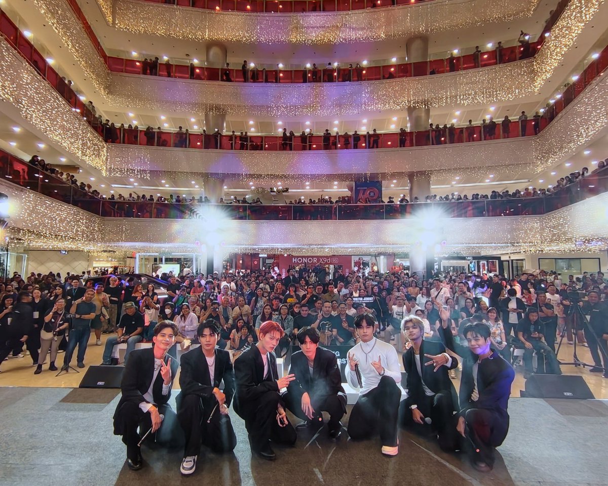 A moment captured by HORI7ON's fan