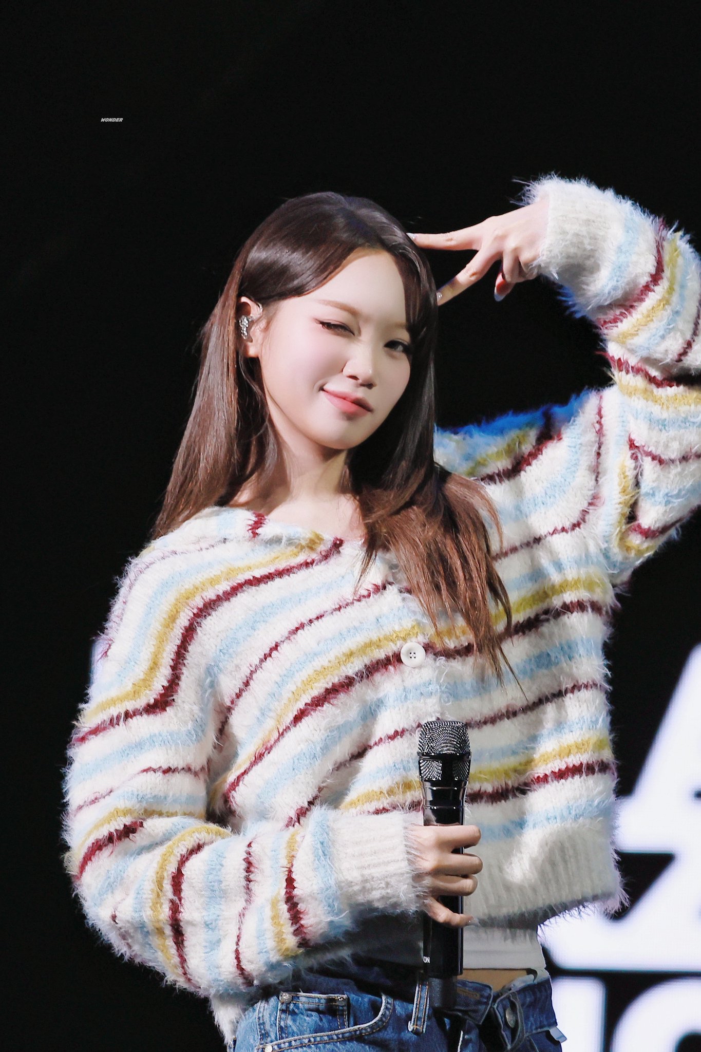 Foto terbaru Kim Chaewon (LE SSERAFIM)