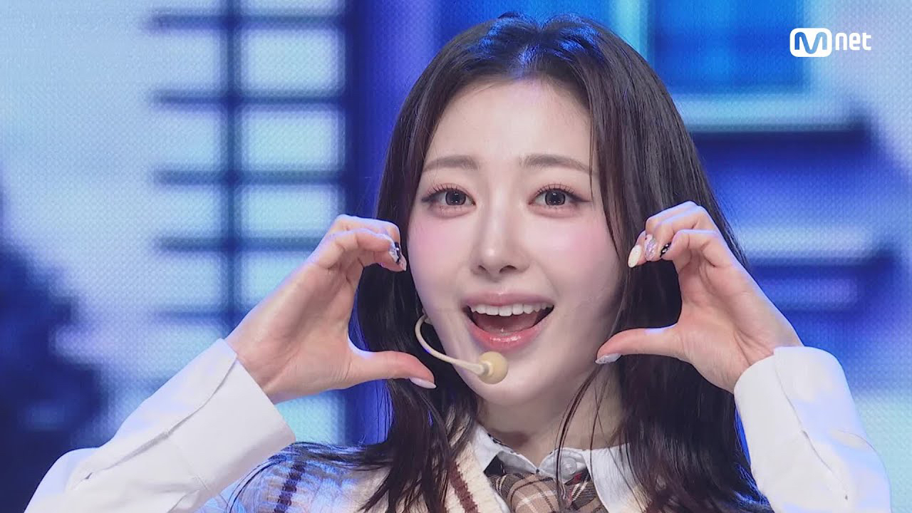 A moment captured by H1-KEY's fan