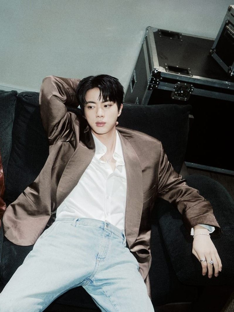 진 (방탄소년단)의 최신 사진
