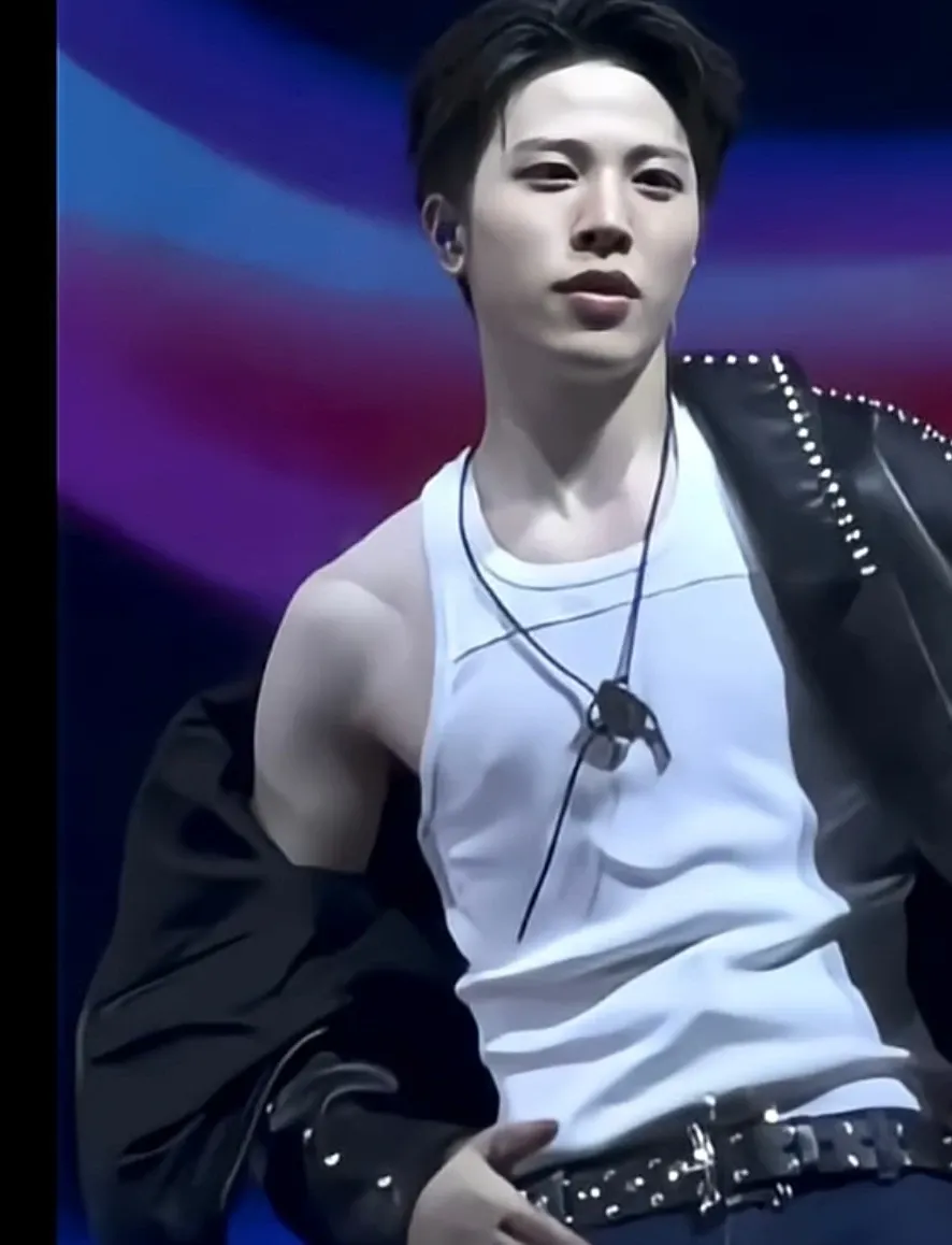 Behind-the-scenes cut of So Junghwan (TREASURE)