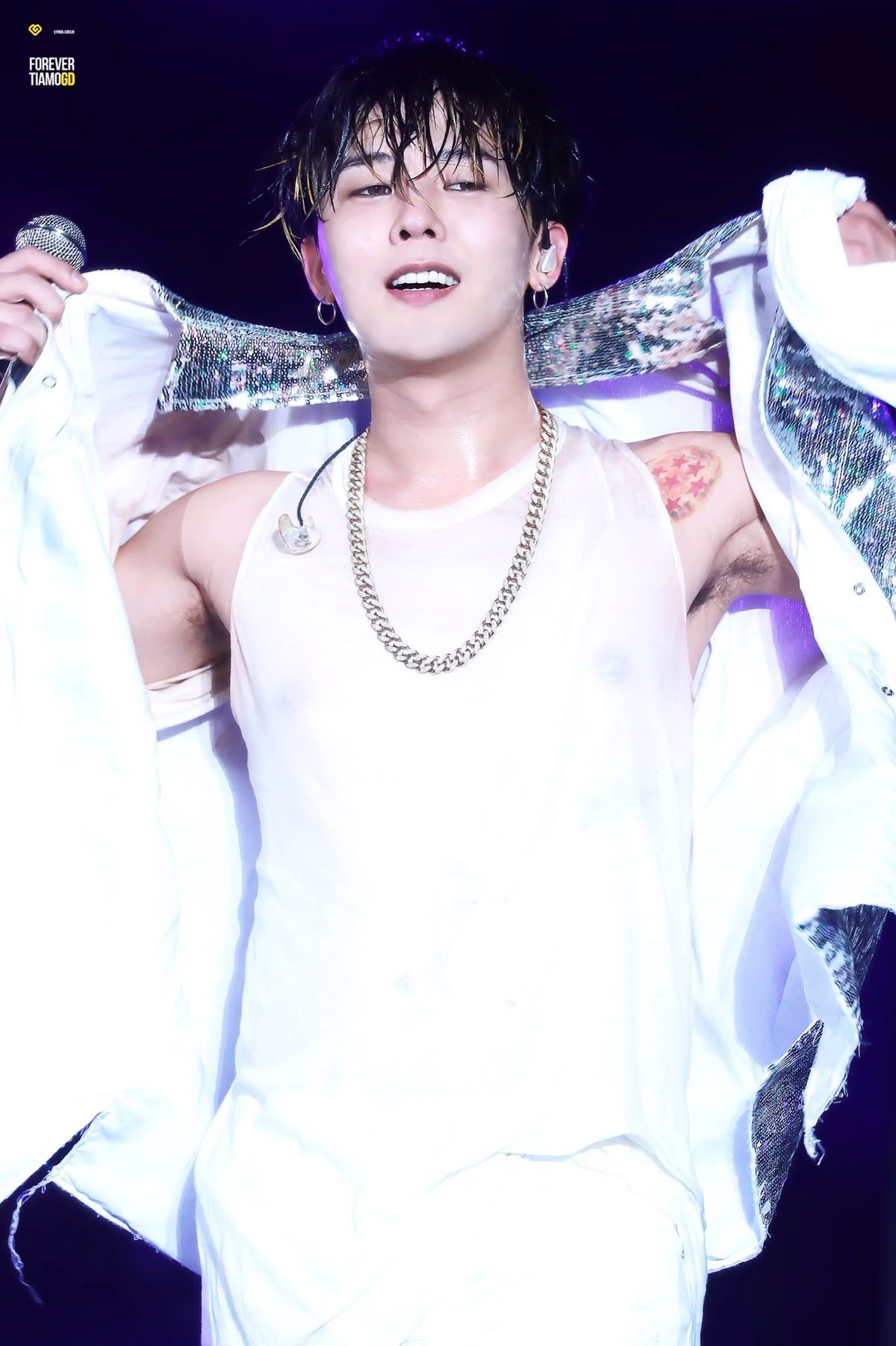 Recent activity shot of G-DRAGON (BIGBANG)