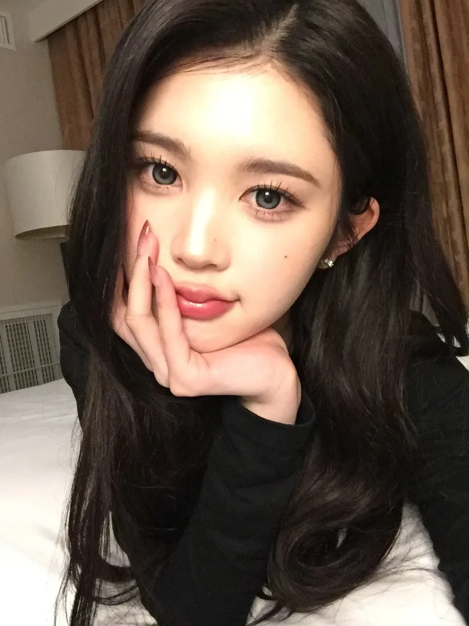 Behind-the-scenes cut of A-na (Hearts2Hearts)