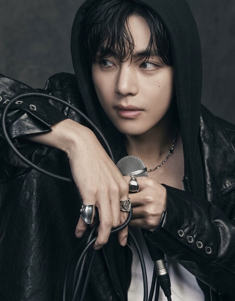 Recent activity shot of V (BTS)