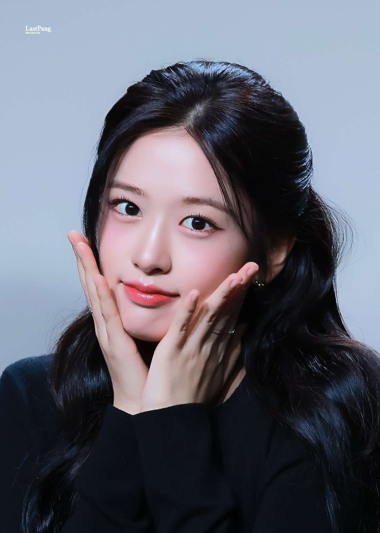 Behind-the-scenes cut of An Yujin (IVE)