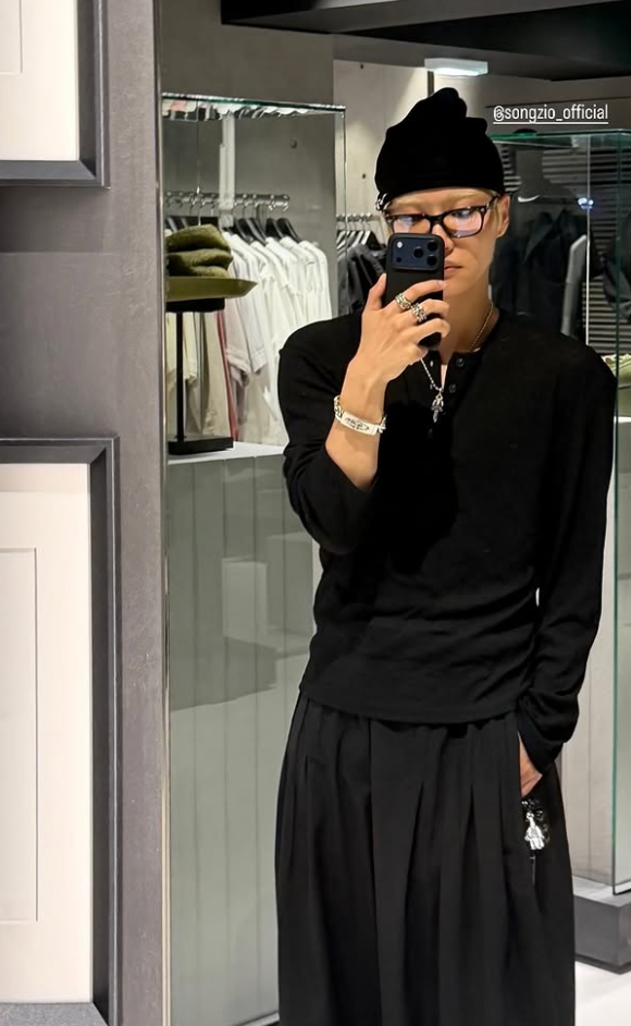 Recent activity shot of Seonghwa (ATEEZ)