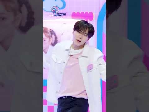 Behind-the-scenes cut of Kim Junseo (ALPHA DRIVE ONE)