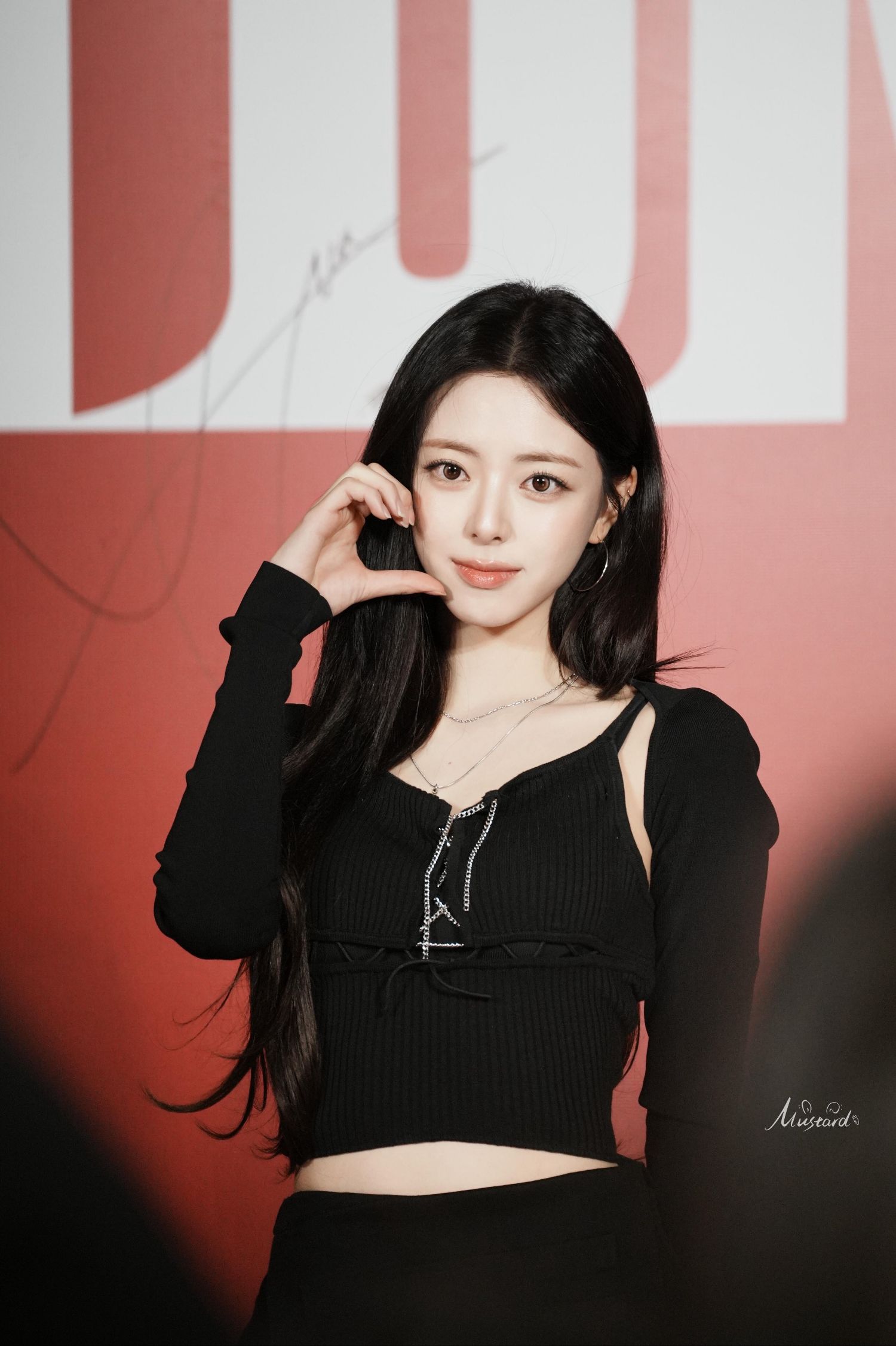 유나 (ITZY)의 비하인드 컷