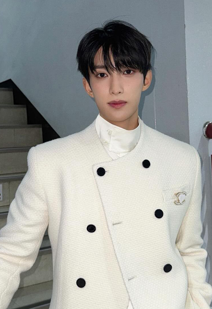 Foto aktivitas terbaru DK (SEVENTEEN)