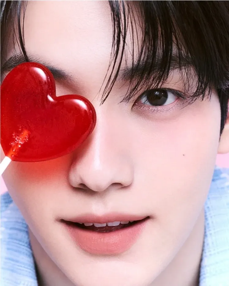 A moment captured by Soobin (TOMORROW X TOGETHER)'s fan
