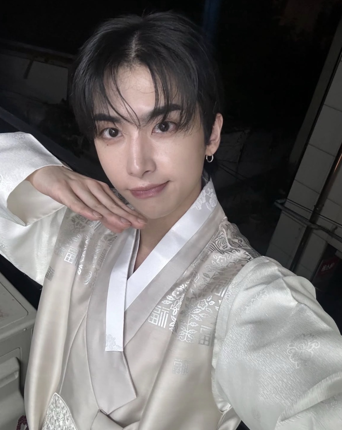 A moment captured by UP10TION's fan