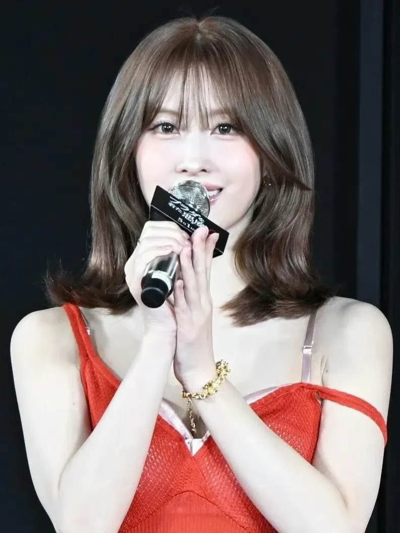 Momen yang diabadikan oleh penggemar Momo (TWICE)