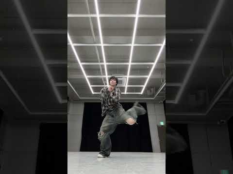 Behind-the-scenes cut of Hanbin (TEMPEST)