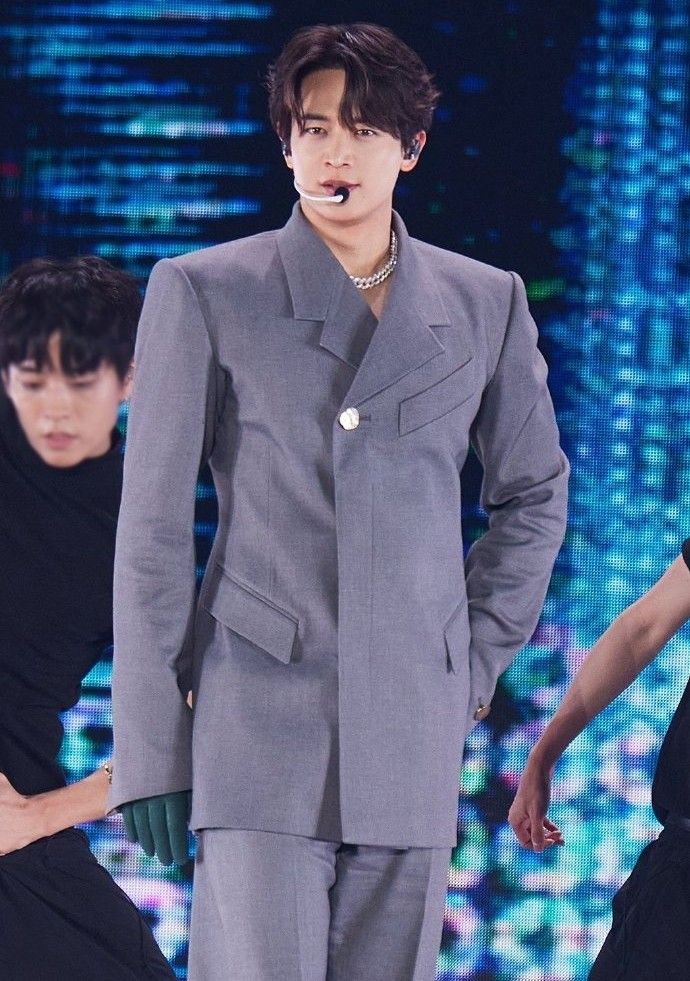 Recent activity shot of Minho (SHINee)