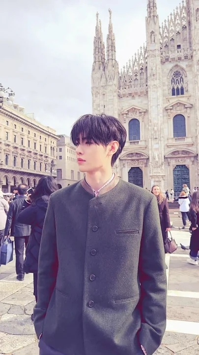 Recent activity shot of Sunghoon (ENHYPEN)