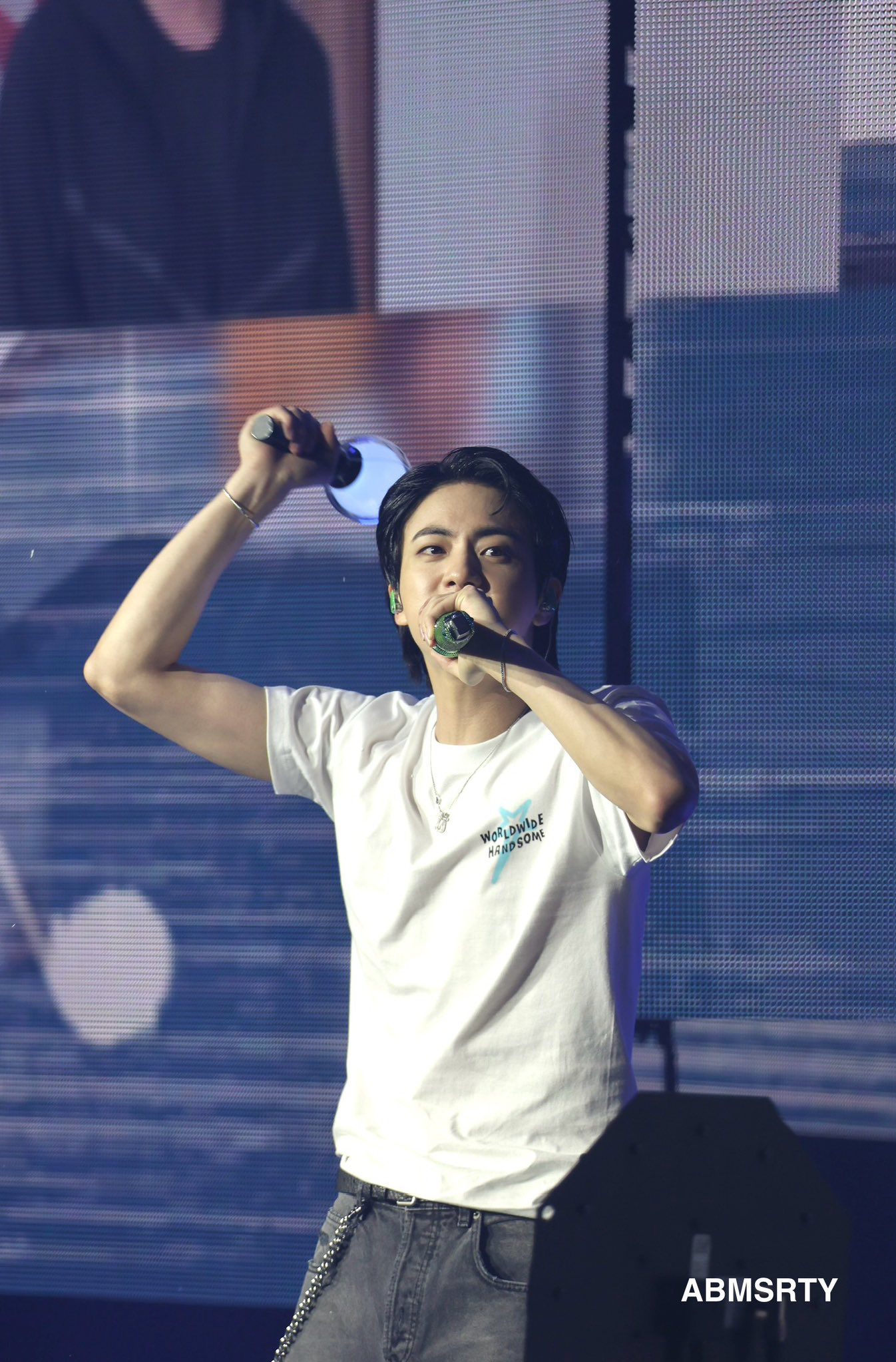 진 (방탄소년단)의 최신 사진